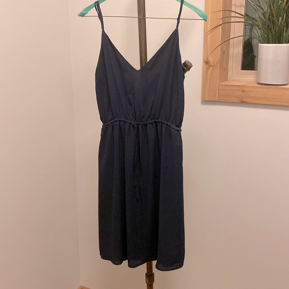 Aritzia 🐝 3 for $35 Navy Size XS Casimir Dress by Babaton